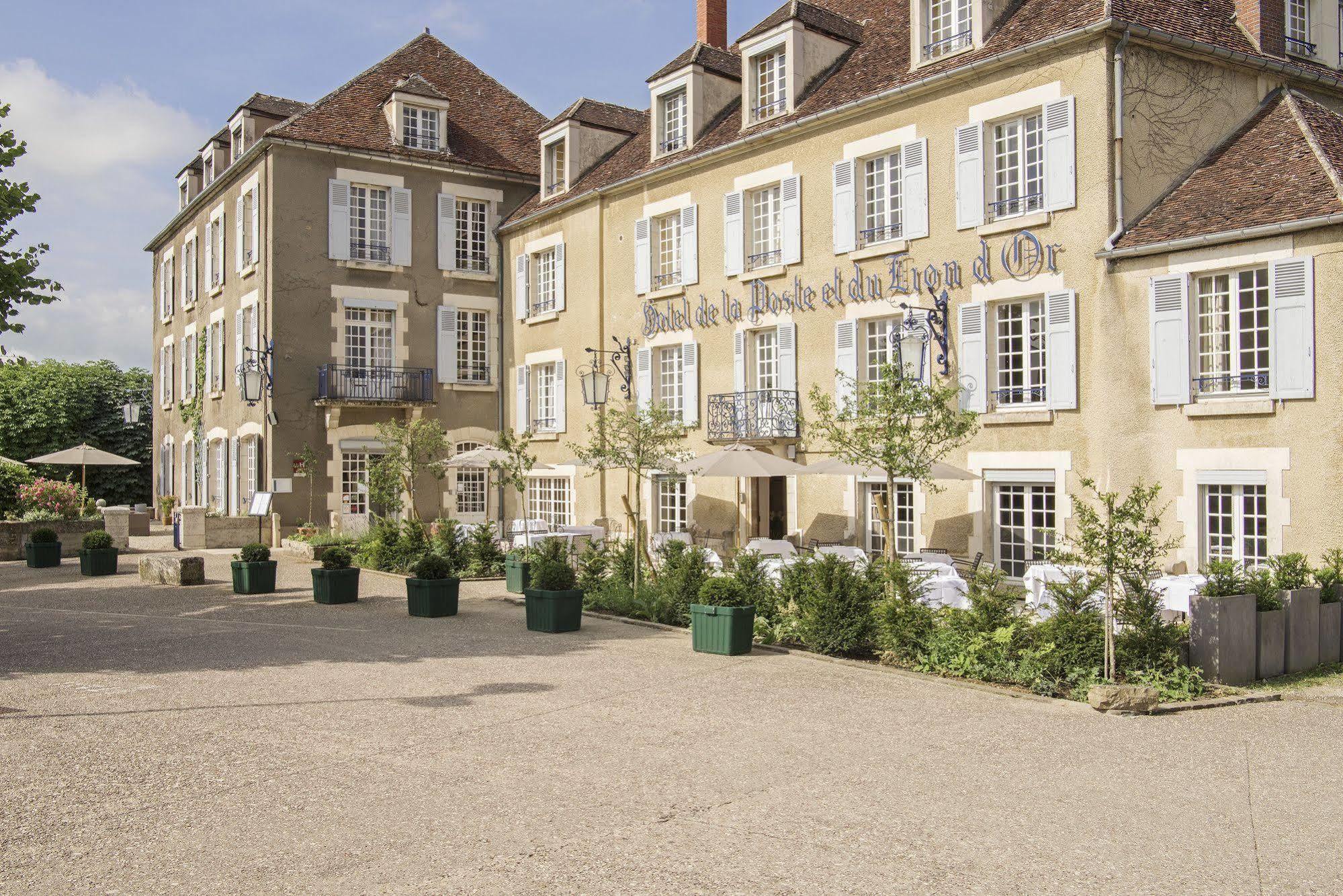 Hotel Restaurant De La Poste & Du Lion D'Or Vezelay Exterior photo